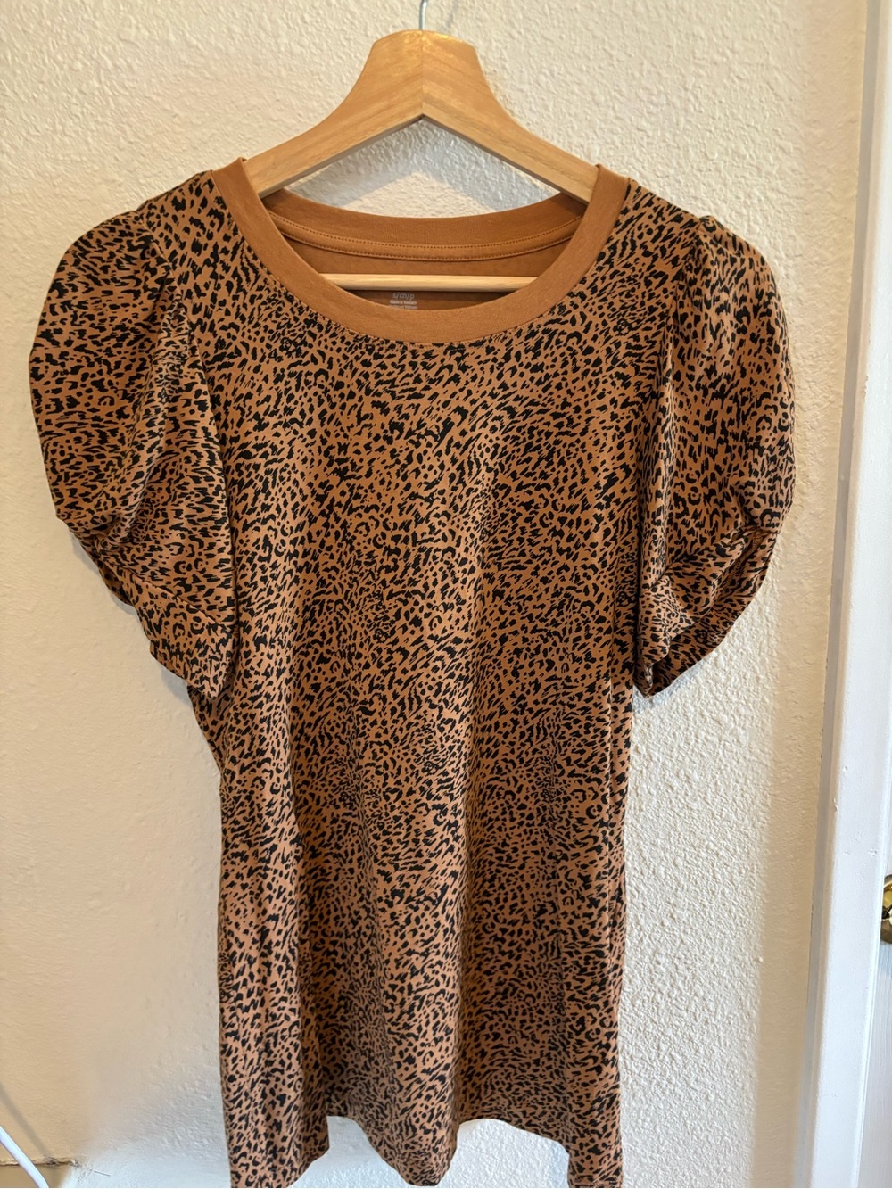 Amazon Essentials Brown Leopard Print Short Sleeve Puff Top